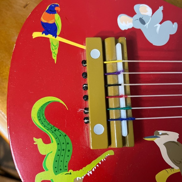 EUC Discoveroo 6-nylon-string Guitar - Picture 4 of 9